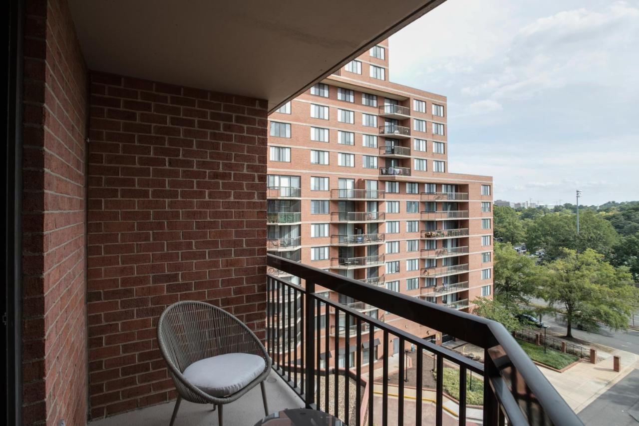 Stylish And Charming Apartment In Pentagon City 阿林顿 外观 照片