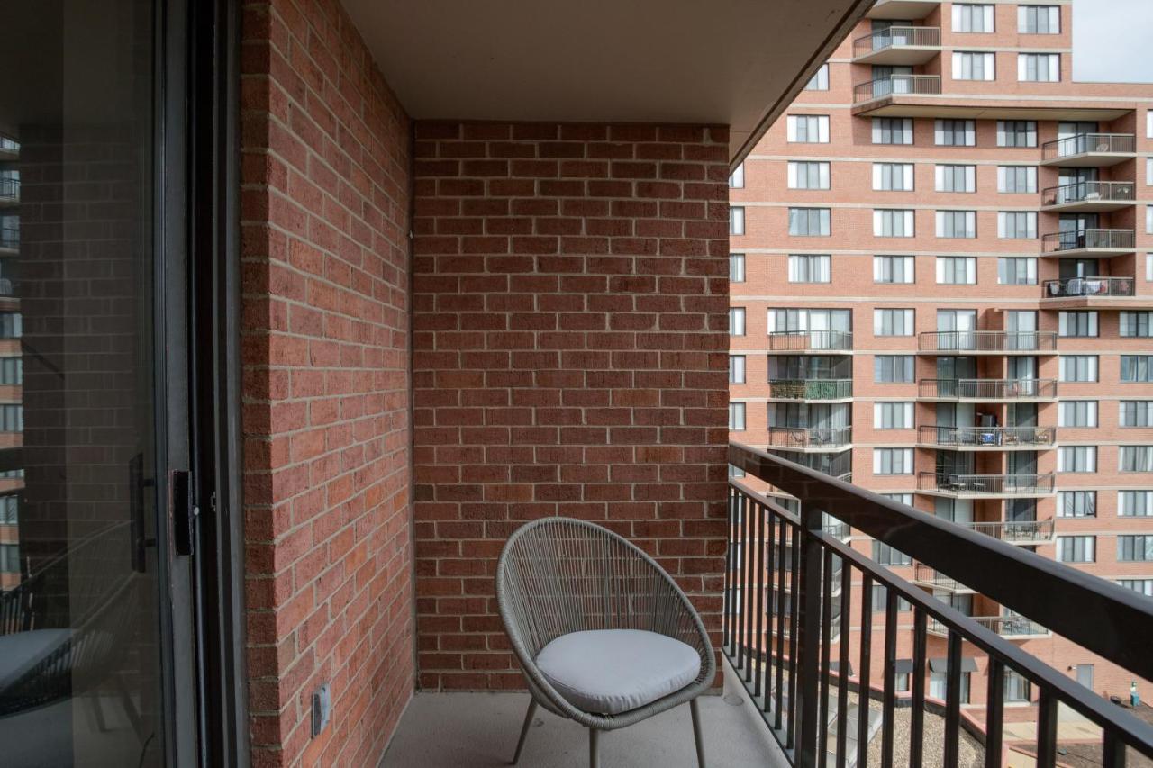 Stylish And Charming Apartment In Pentagon City 阿林顿 外观 照片